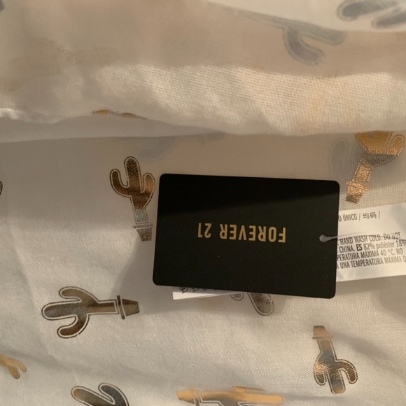 Forever 21 Catus Scarf - Picture 4 of 4